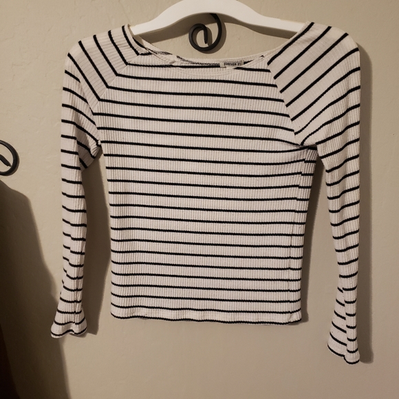 Top - Picture 2 of 4